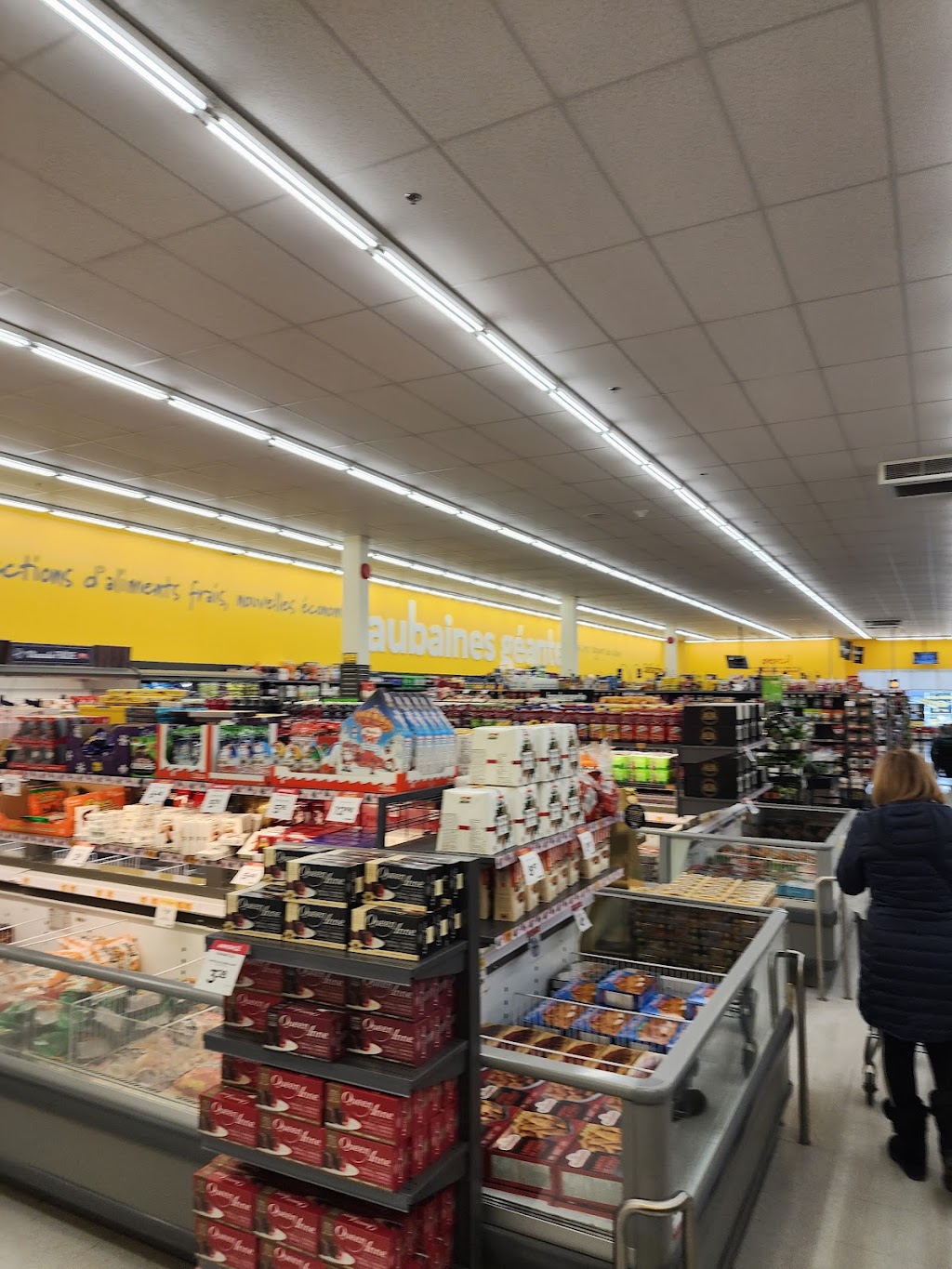 Tigre Géant | 7560 Rue Béclard, Anjou, QC H1J 2X7, Canada | Phone: (514) 351-3682