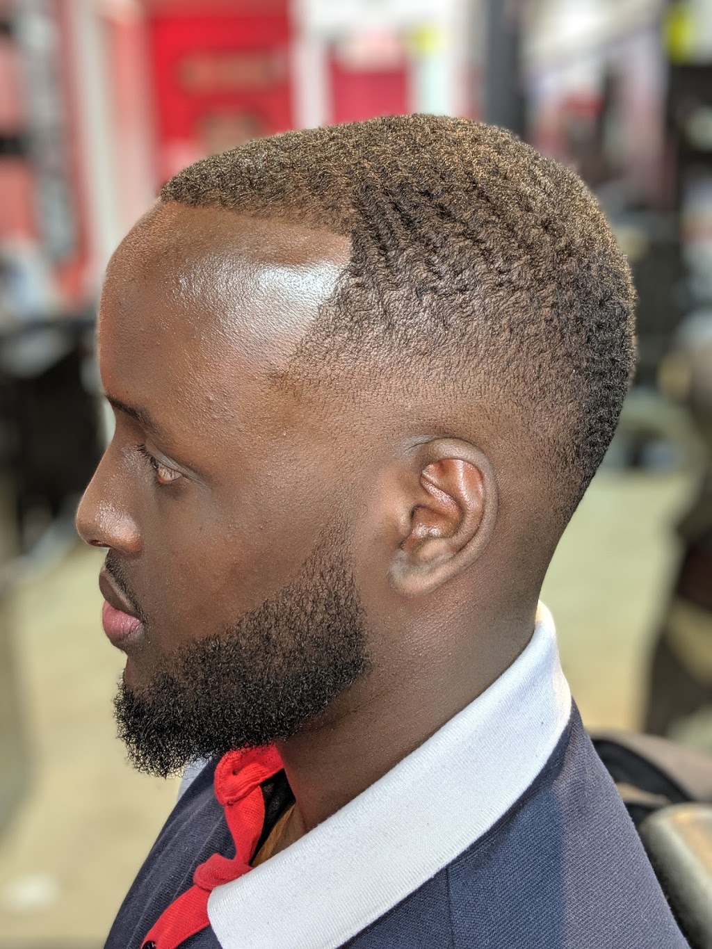 Salon le barbu | 820 Boulevard Décarie Suite 3 et 4, Saint-Laurent, QC H4L 3L9, Canada | Phone: (514) 504-4000