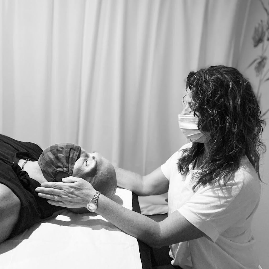 Massotherapie Ivess | 173 Av. Cartier, Pointe-Claire, QC H9S 4R9, Canada | Phone: (438) 868-7745