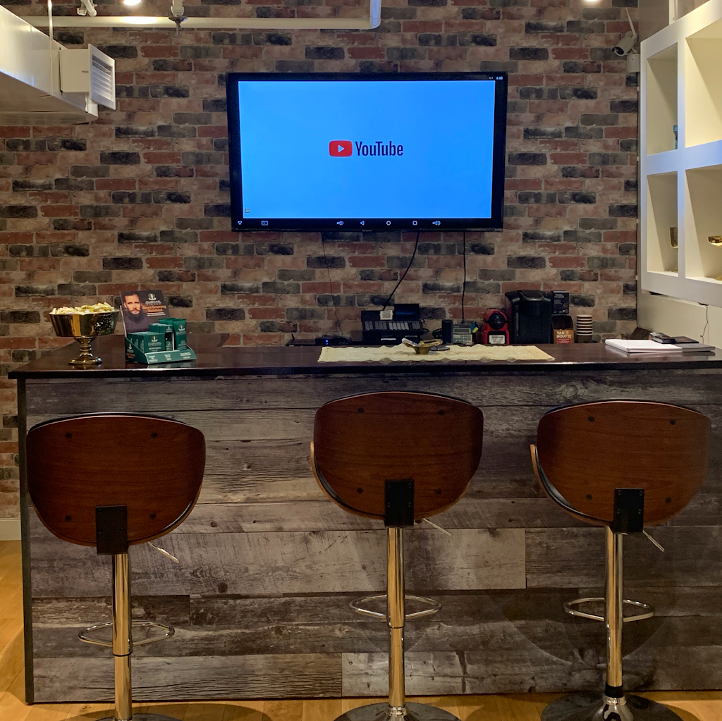 Esquire Barbier Barber Shop | 1284 Av. Bernard, Outremont, QC H2V 1V9, Canada | Phone: (514) 360-0417