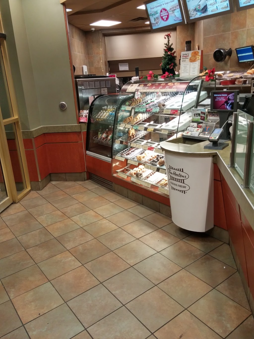 Tim Hortons | cafe | 111 York St, London, ON N6A 1A8, Canada | 5194386701 OR +1 519-438-6701