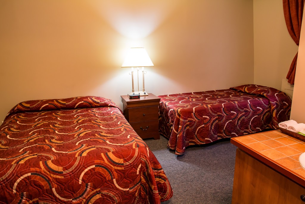 LAuberge du Mont | 200 Boulevard St Sacrement, Saint-Gabriel-de-Valcartier, QC G0A 4S0, Canada | Phone: (418) 844-3771