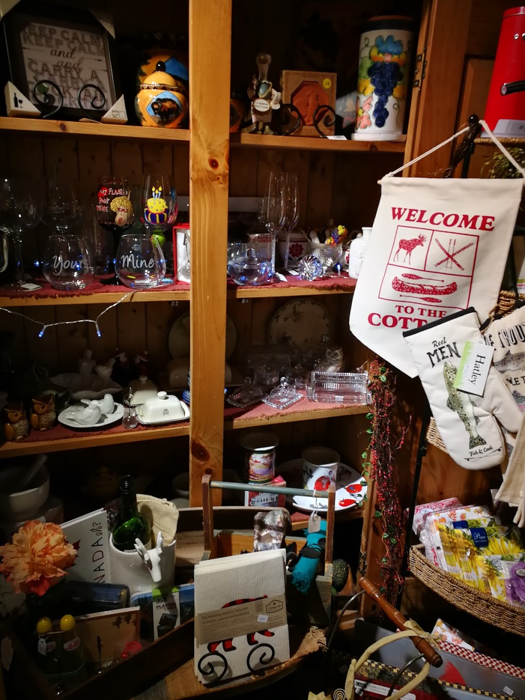 The Beggar’s Bench | 5 Rue Faith, Lac-Sainte-Marie, QC J0X 1Z0, Canada | Phone: (819) 467-2735