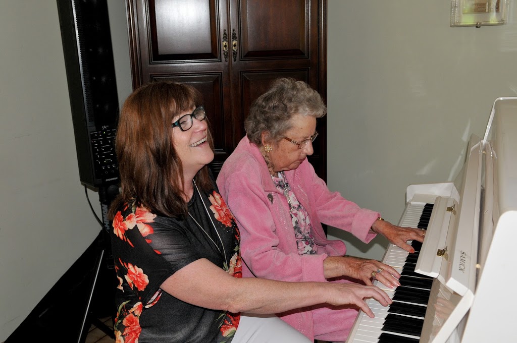 Sing Along with Susie Q | 70 River Bank Dr, St. Thomas, ON N5P 4N1, Canada | Phone: (519) 633-7556