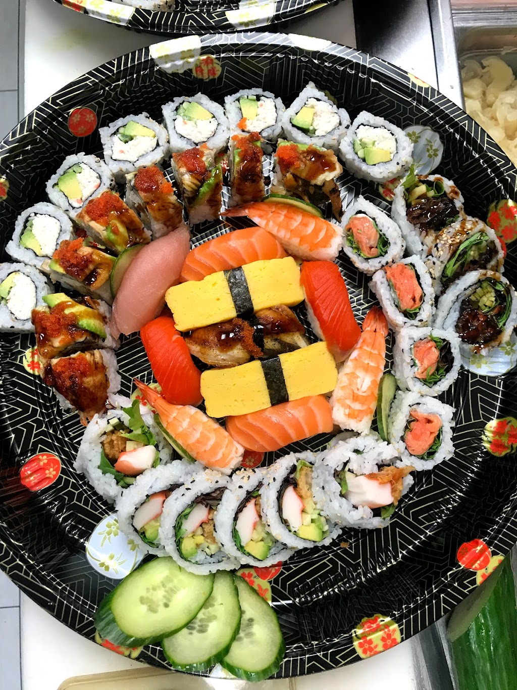 Hiro Sushi Xpress | 1644 Hillside Ave, Victoria, BC V8T 2C5, Canada | Phone: (250) 590-1045