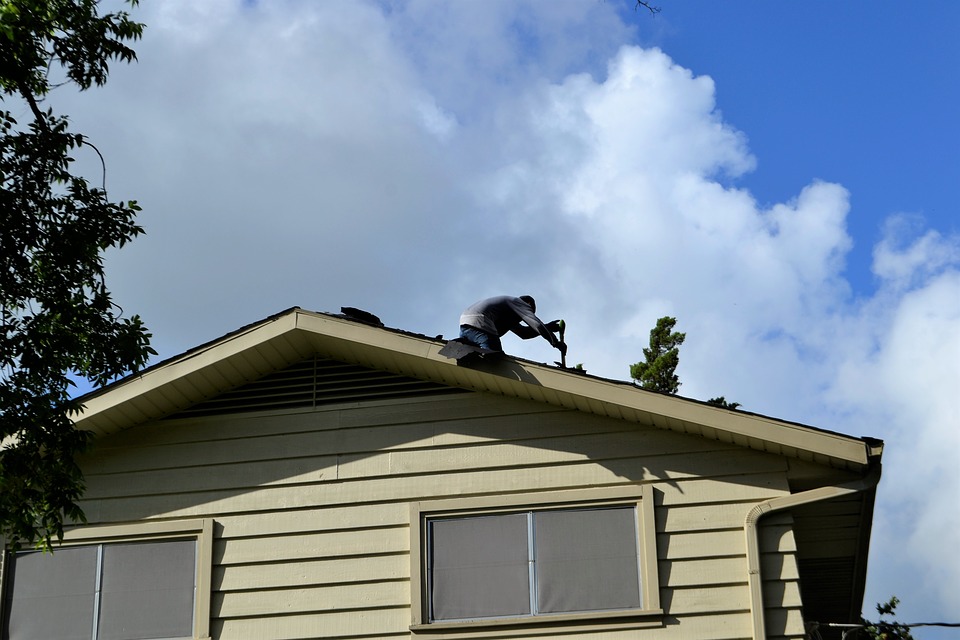Markham Roofers | 35 Bertram Earnshaw Dr, Markham, ON L6C 2R9, Canada | Phone: (437) 747-1900
