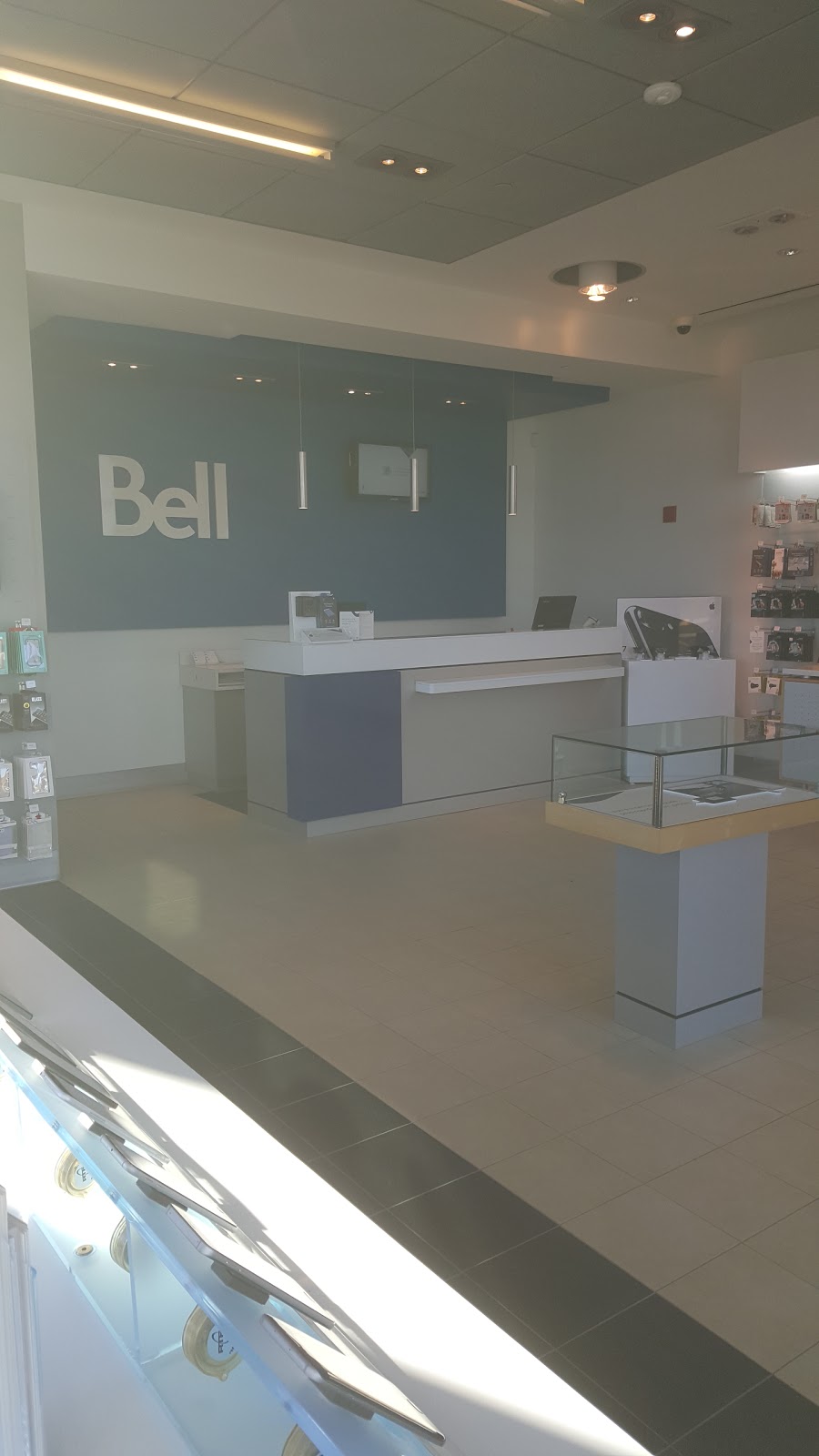 Bell | 920 Boulevard Guillaume-Couture D40, Lévis, QC G6W 0B1, Canada | Phone: (418) 834-6033