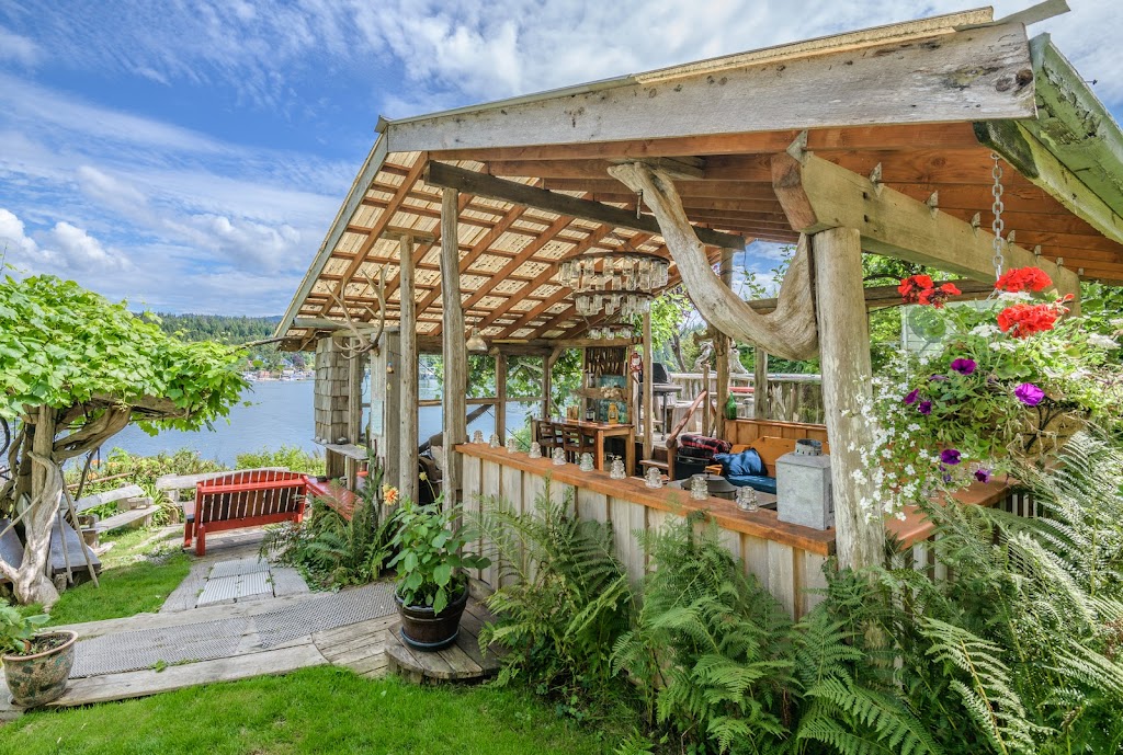 Woods End Landing | 380 Cape Beale, Trail, Bamfield, BC V0R 1B0, Canada | Phone: (250) 728-3383