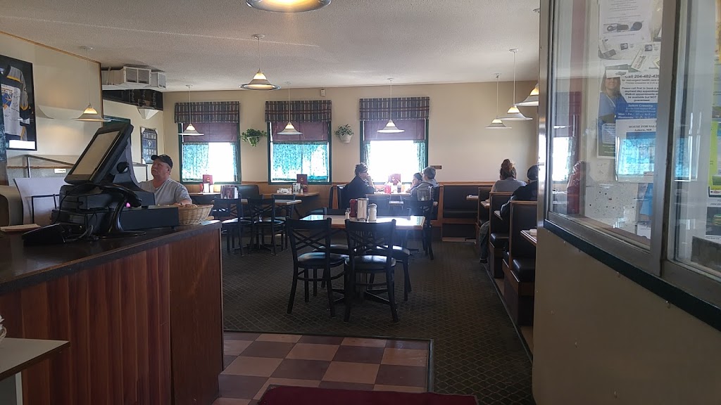 Esso - Chicken Chef | 104 MAIN ST. AND JCT. HWY #6, Lundar, MB R0C 1Y0, Canada | Phone: (204) 762-5100