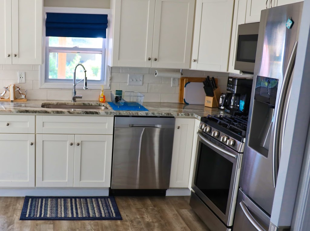 Ivy Surprise Vacation Rental | 7404 Ivy Rd, Lexington, MI 48450, USA | Phone: (810) 377-5631
