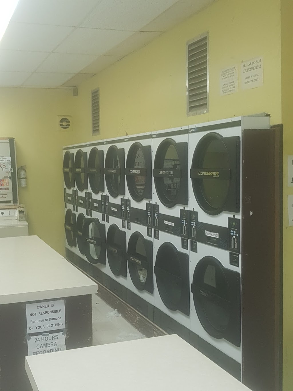 Star Laundromat | 911 Dundas St W, Toronto, ON M6J 1W1, Canada | Phone: (905) 738-9630