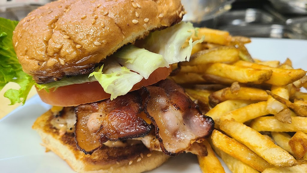 Eagles Nest Restaurant | 183 Hastings St N, Bancroft, ON K0L 1C0, Canada | Phone: (613) 332-1347