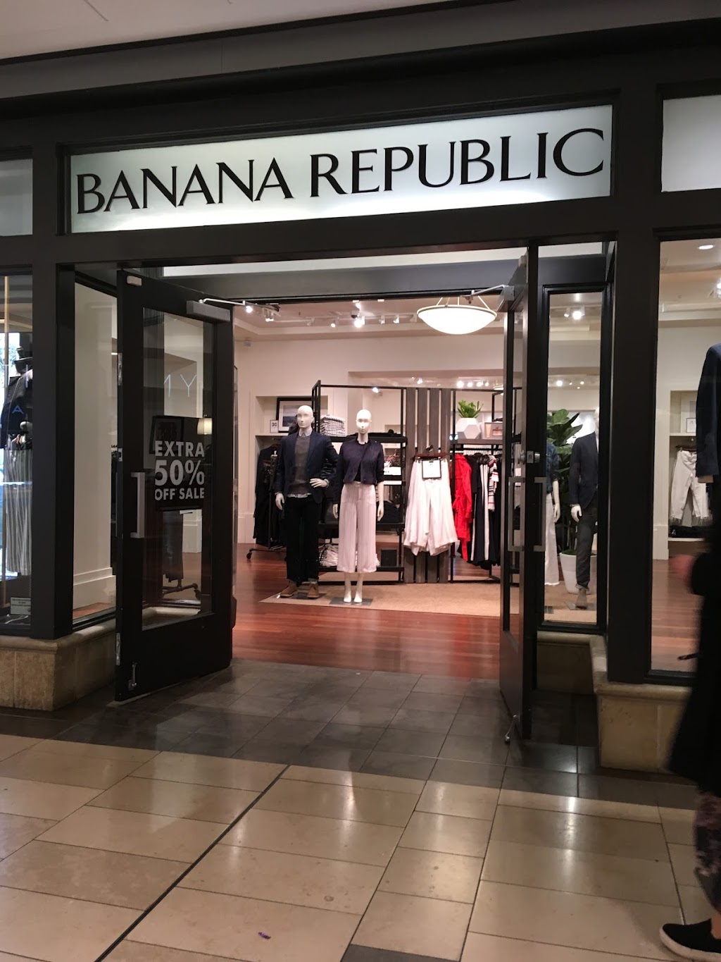 Banana Republic | 701 West Georgia Street D-62, D-63, D-64, Vancouver, BC V7Y 1A1, Canada | Phone: (604) 688-1630