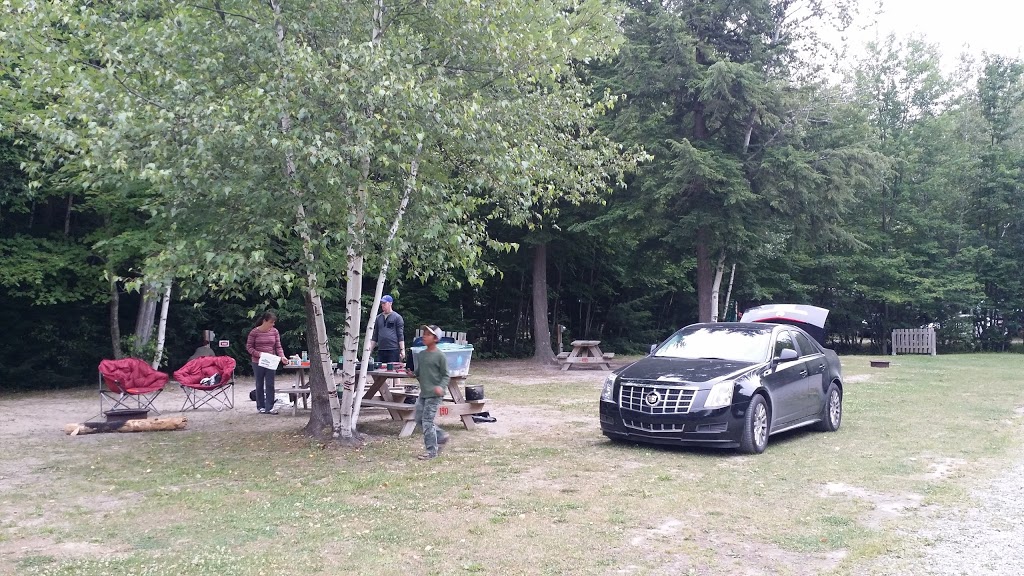 Camping Lac-des-Plaines | 2 Chemin du Lac, Sainte-Anne-des-Plaines, QC J0N 1H0, Canada | Phone: (450) 478-4122