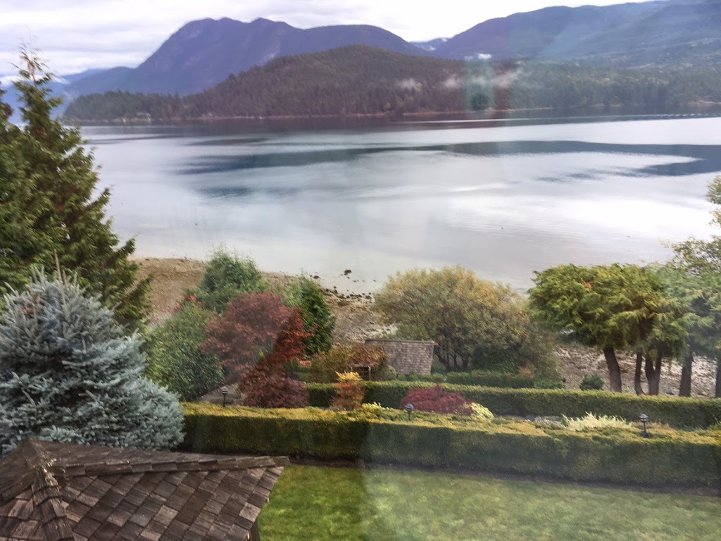 At The Shore Luxury Waterfront Bed and Breakfast | 6394 Gale Ave N, Sechelt, BC V0N 3A5, Canada | Phone: (604) 740-9962
