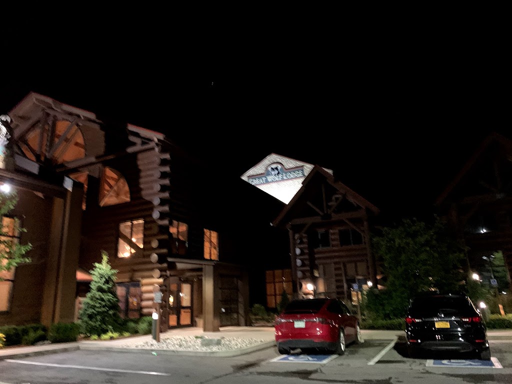 Great Wolf Lodge | 3950 Victoria Ave, Niagara Falls, ON L2E 7M8, Canada | Phone: (905) 354-4888