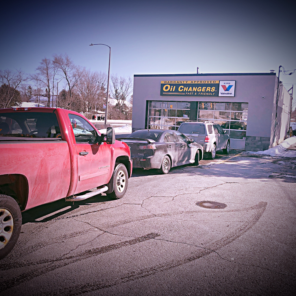 Oil Changers | 2050 Montreal Rd, Gloucester, ON K1J 6N2, Canada | Phone: (613) 747-8761