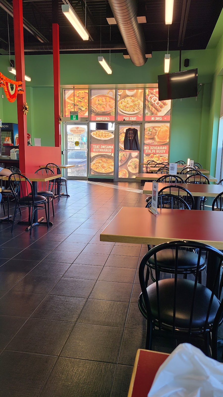 Town’s Heart Indian Cuisine | 20 Cowan Pl, Guelph, ON N1G 0C1, Canada | Phone: (519) 781-7466