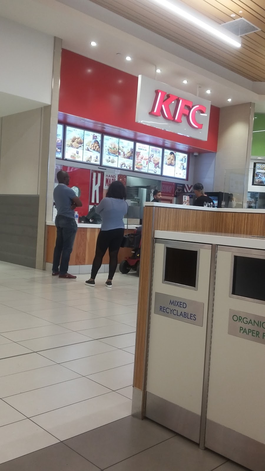 KFC | 419 King St W, Oshawa, ON L1J 2K5, Canada | Phone: (905) 725-3703