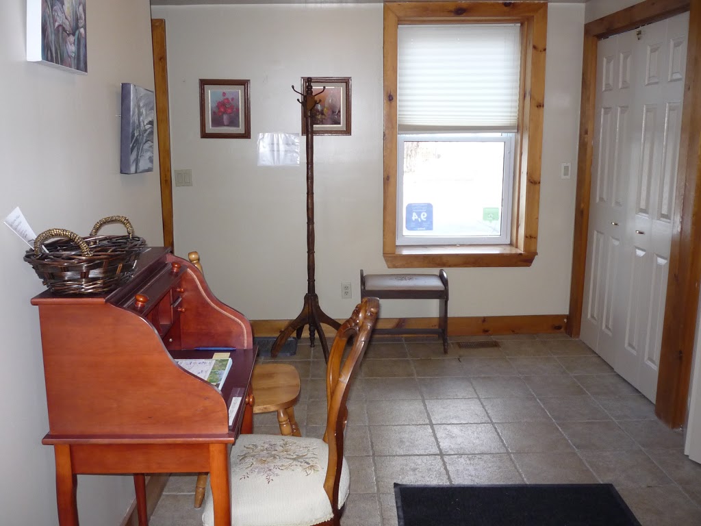 Place Victoria Place Bed & Breakfast | 156 Victoria Ave, Belleville, ON K8N 2B4, Canada | Phone: (613) 967-8560