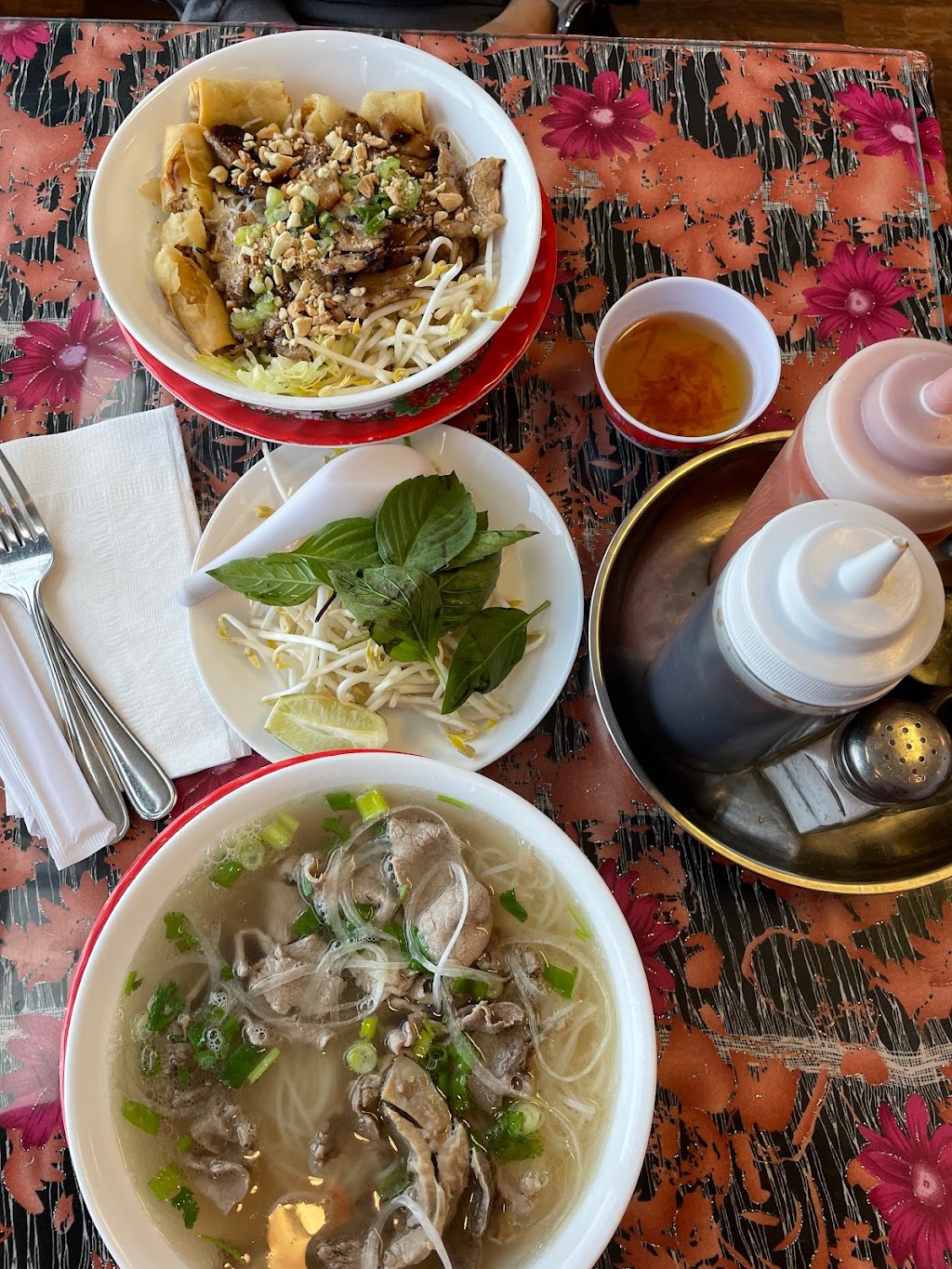 Pho Vietnamese Village | 4341 Macleod Trail SW, Calgary, AB T2G 0A3, Canada | Phone: (403) 274-2710