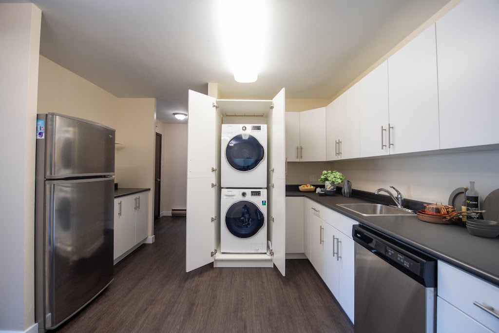 Vialoux Village Apartments | 3420 Vialoux Dr, Winnipeg, MB R3R 0A4, Canada | Phone: (204) 837-2332