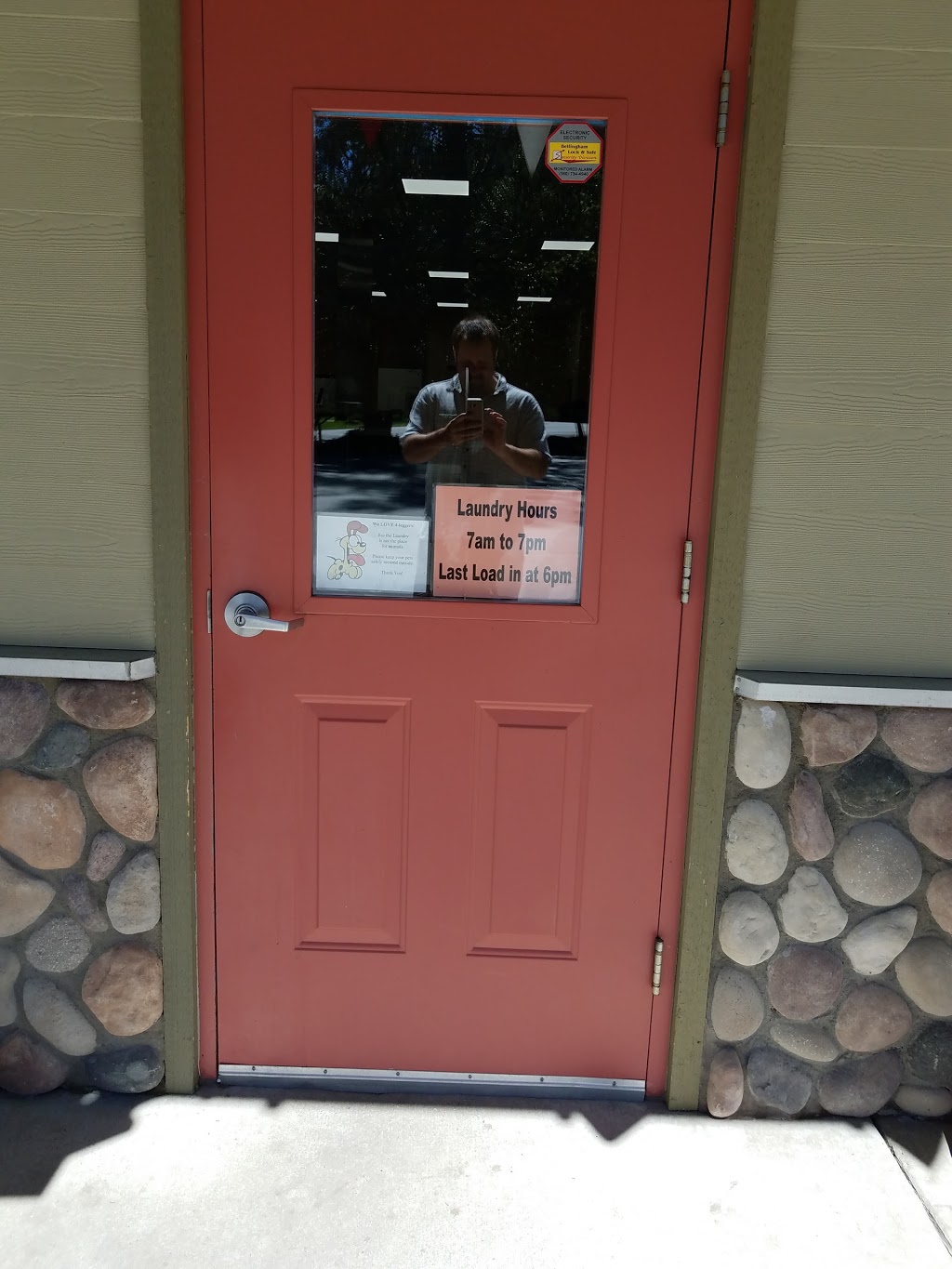 Country Corner Market and Deli | 837 Crescent Beach Dr, Eastsound, WA 98245, USA | Phone: (360) 376-6900
