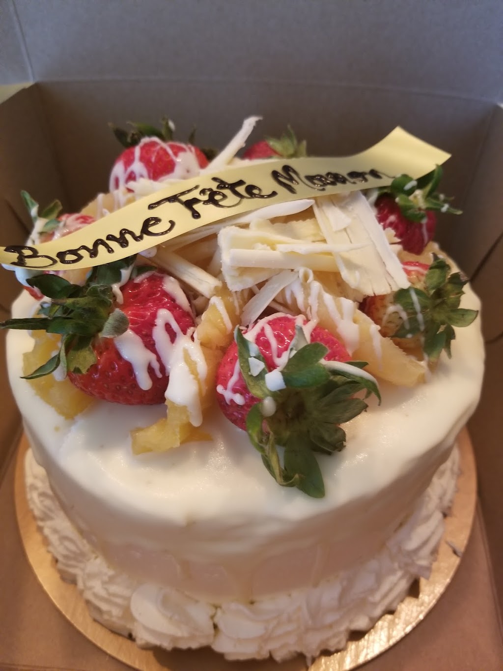 Choux-Crème | 2230 Boulevard Hébert, Salaberry-de-Valleyfield, QC J6S 2L4, Canada | Phone: (450) 373-8501