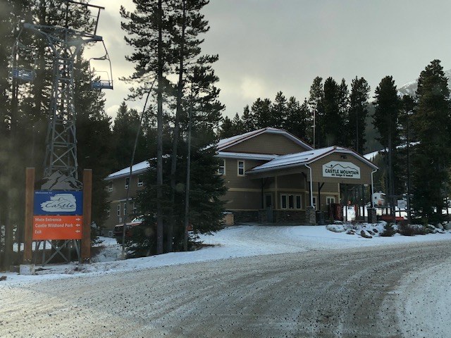 Castle Mountain Ski Lodge | Box 566, Pincher Creek No. 9, AB T0K 1W0, Canada | Phone: (403) 627-5121