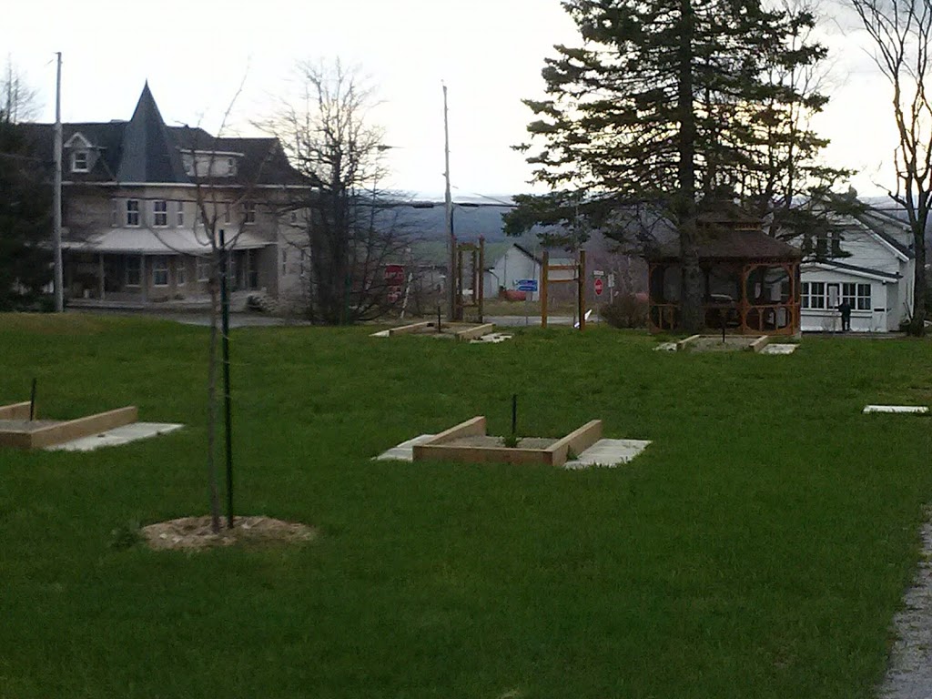 Parc des ainés | Ham-Sud, QC J0B 3J0, Canada
