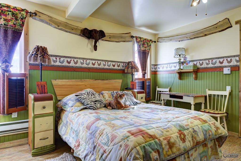 Gîte Ambrelane | 2259 Route du Sabot dOr, Thetford Mines, QC G6H 3H3, Canada | Phone: (418) 338-6202