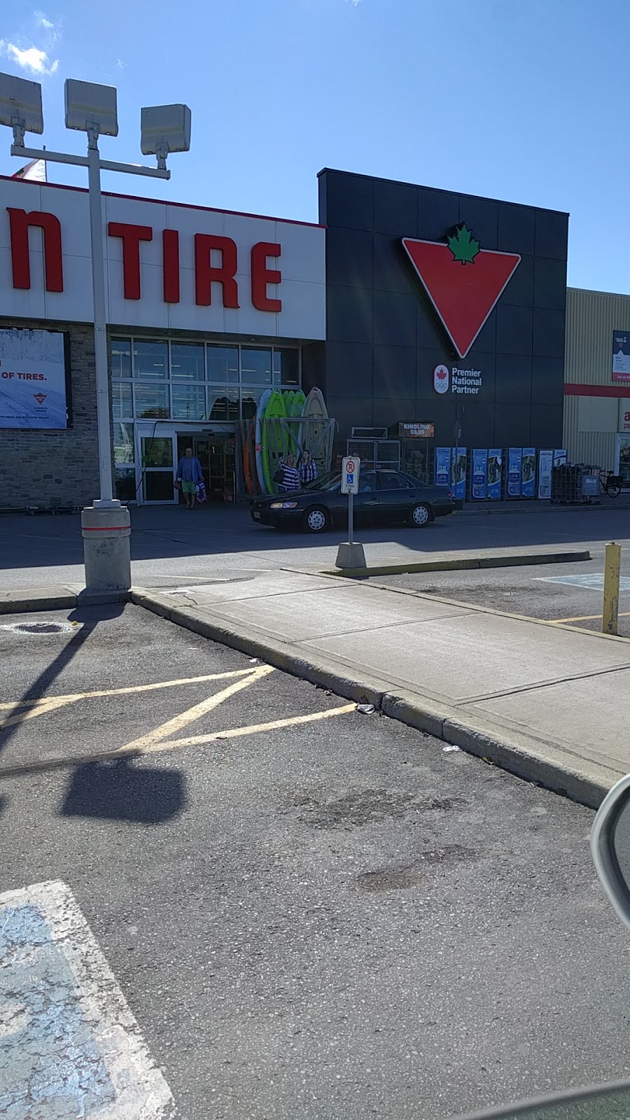 Canadian Tire | 377 Kent St W Box 240, Lindsay, ON K9V 2Z7, Canada | Phone: (705) 324-2176