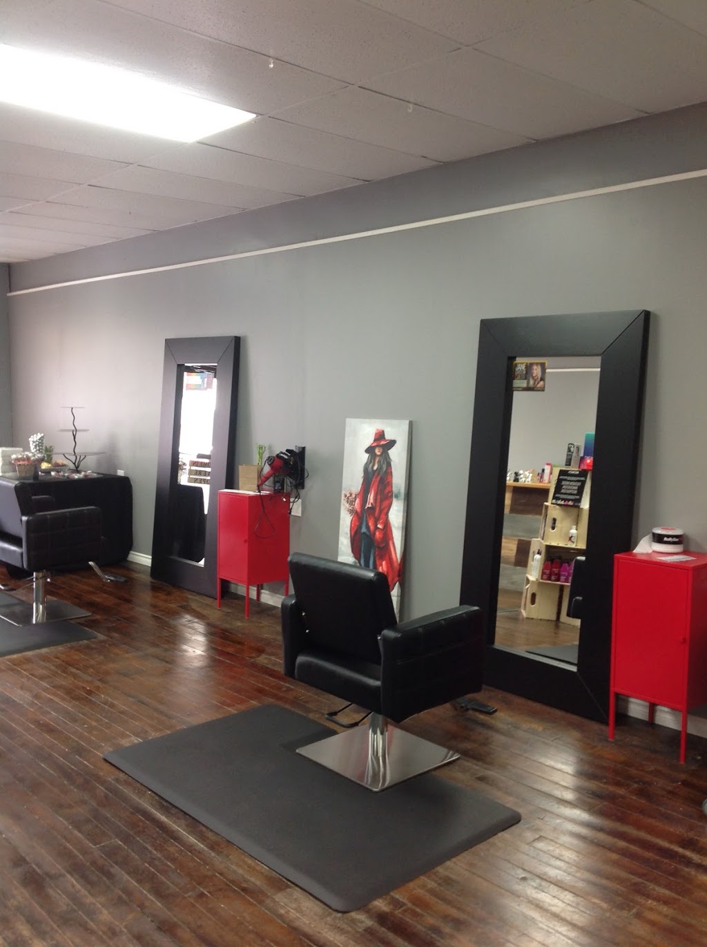 Jenessas Hair Studio | 10 Clinton St S, Teeswater, ON N0G 2S0, Canada | Phone: (519) 392-4247