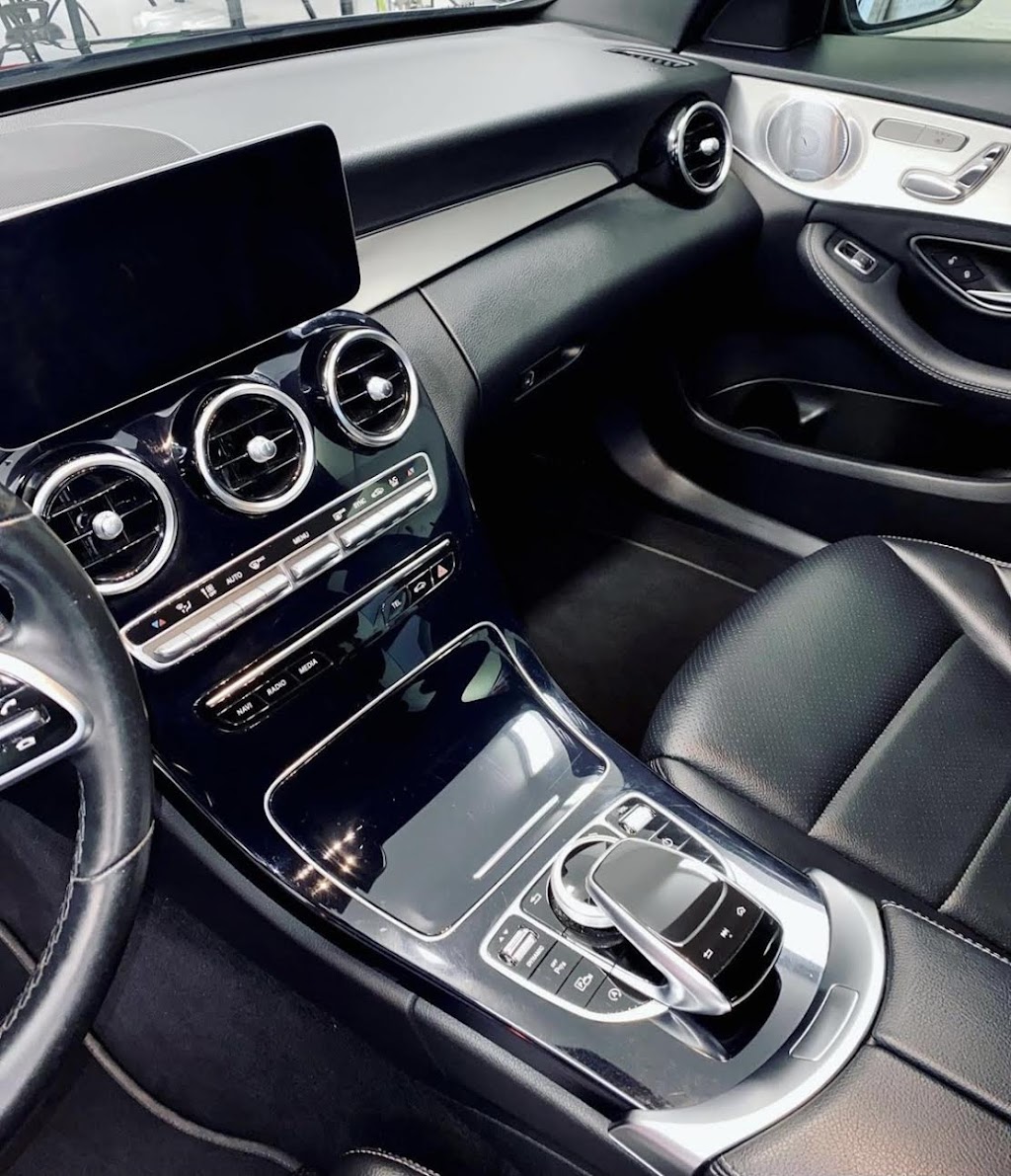 SCRUBZZ AUTO SPA | 25 Alexander Rd, Newmarket, ON L3Y 3J2, Canada | Phone: (647) 994-5980