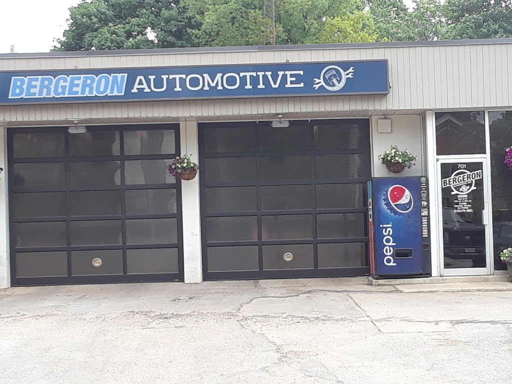 Randys Service Centre | 701 2nd Av E, Owen Sound, ON N4K 2G9, Canada | Phone: (519) 376-4881