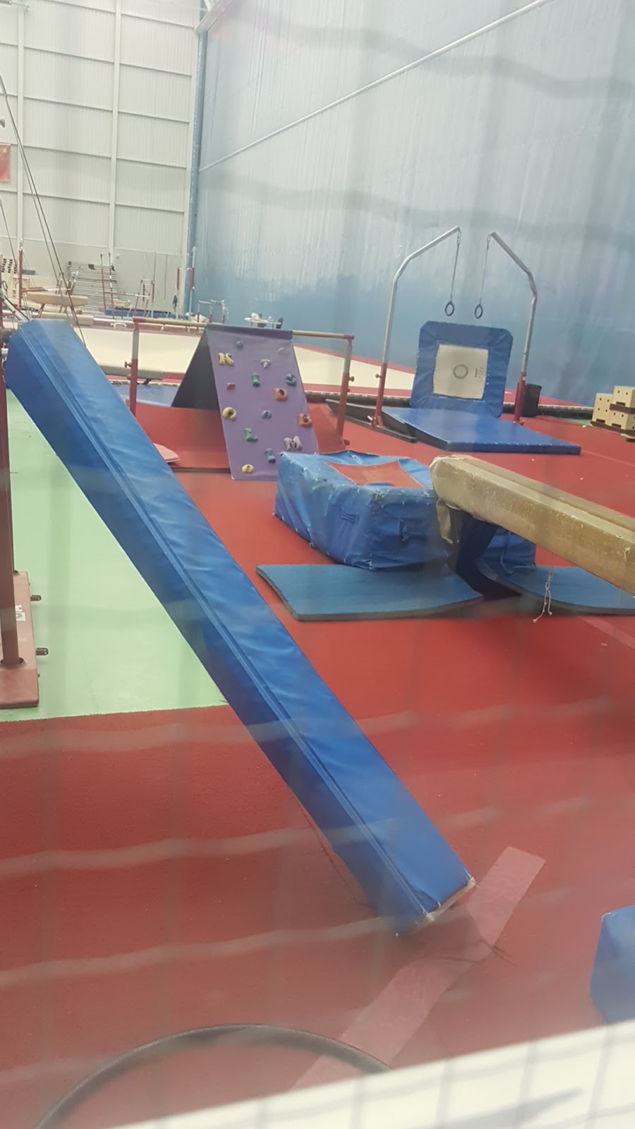 Sports Complex Gilles Tremblay | 223 Rue Jacques Plante, Repentigny, QC J5Y 0B4, Canada | Phone: (450) 585-1661