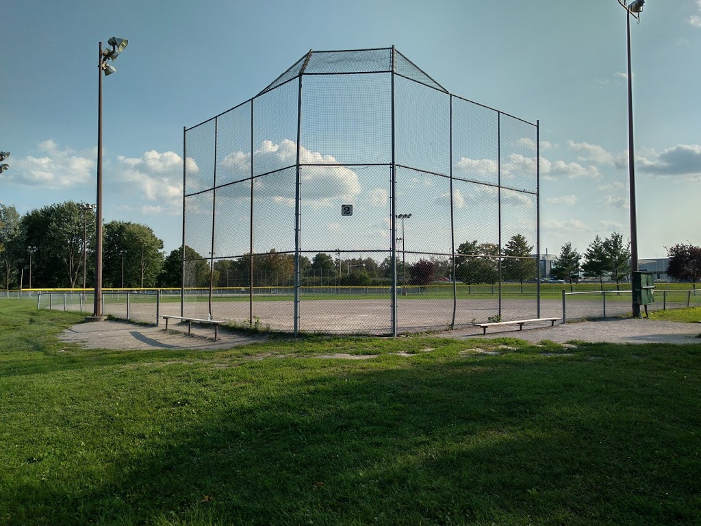 Brewer Park | 100 Brewer Way, Ottawa, ON K1S 5T1, Canada | Phone: (613) 247-4938