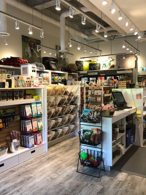 Bone & Biscuit | 20689 Willoughby Town Centre Dr B125, Langley Twp, BC V2Y 0L7, Canada | Phone: (604) 371-1807
