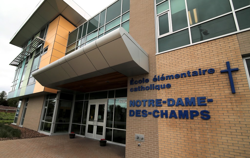 École élémentaire catholique Notre-Dame-des-Champs | 6280 Renaud Rd, Ottawa, ON K1W 0H7, Canada | Phone: (613) 741-5813