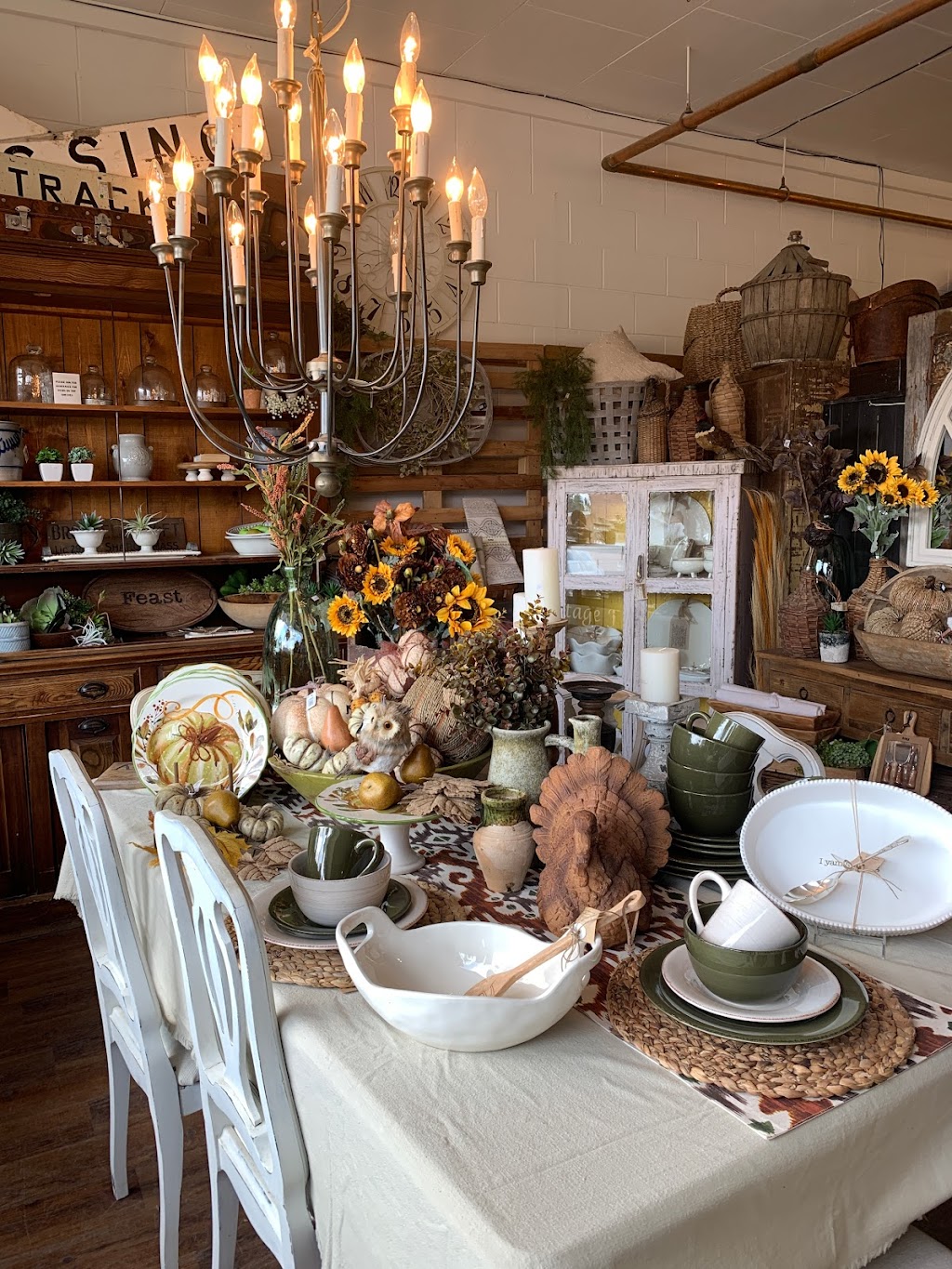 Merrys Mercantile (Formerly Past Connections Emporium) | 5014 50 Ave, Bentley, AB T0C 0J0, Canada | Phone: (403) 658-2300