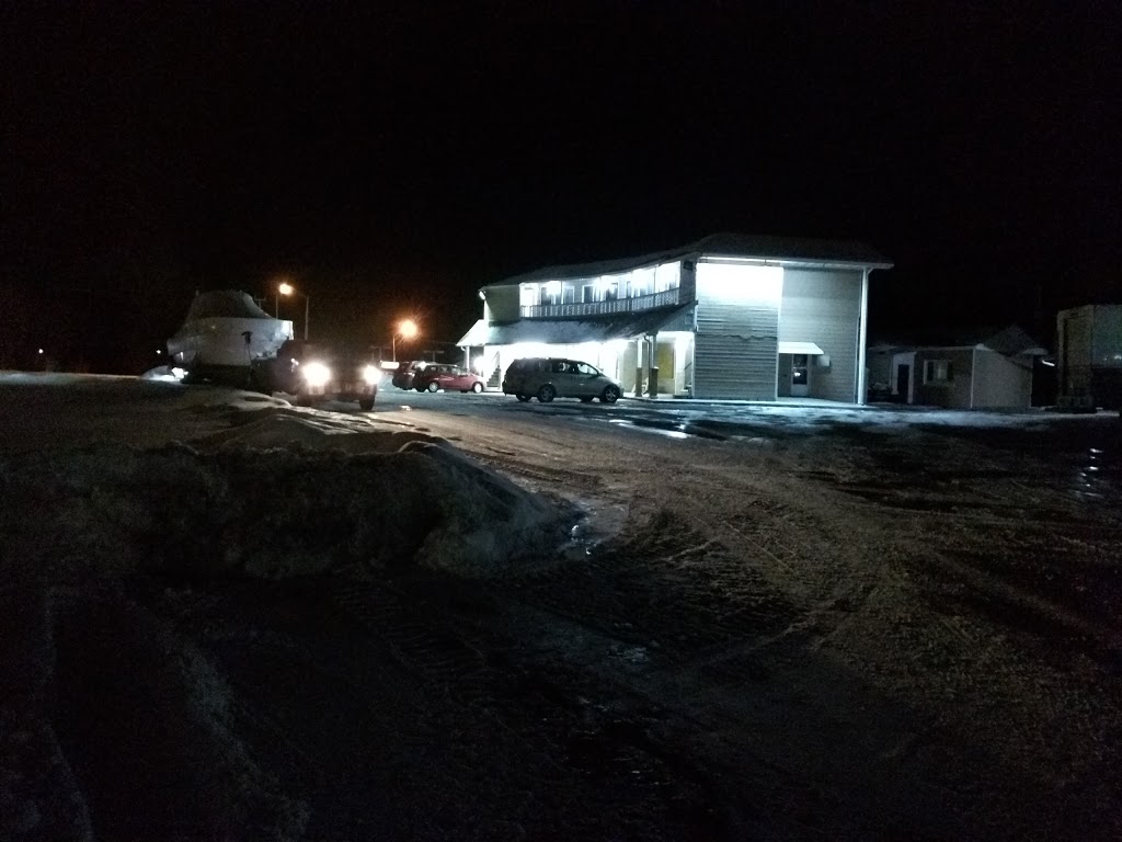 Aquarius Motel | 17518 ON-7, Perth, ON K7H 2S1, Canada | Phone: (613) 267-4261