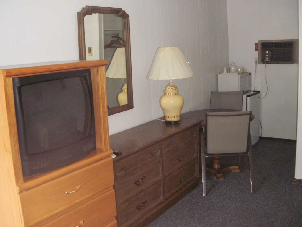 Tumbleweed Motel | 1221 Quartz Rd, Cache Creek, BC V0K 1H0, Canada | Phone: (250) 457-6522