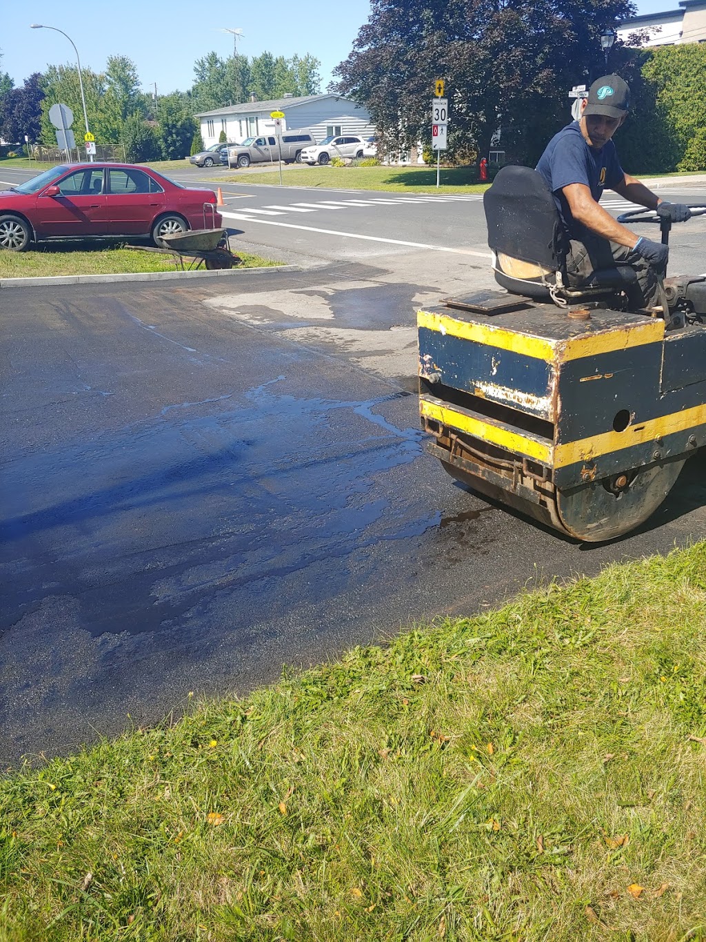 FG Asphalte | 221 QC-112, Saint-Césaire, QC J0L 1T0, Canada | Phone: (514) 550-0415