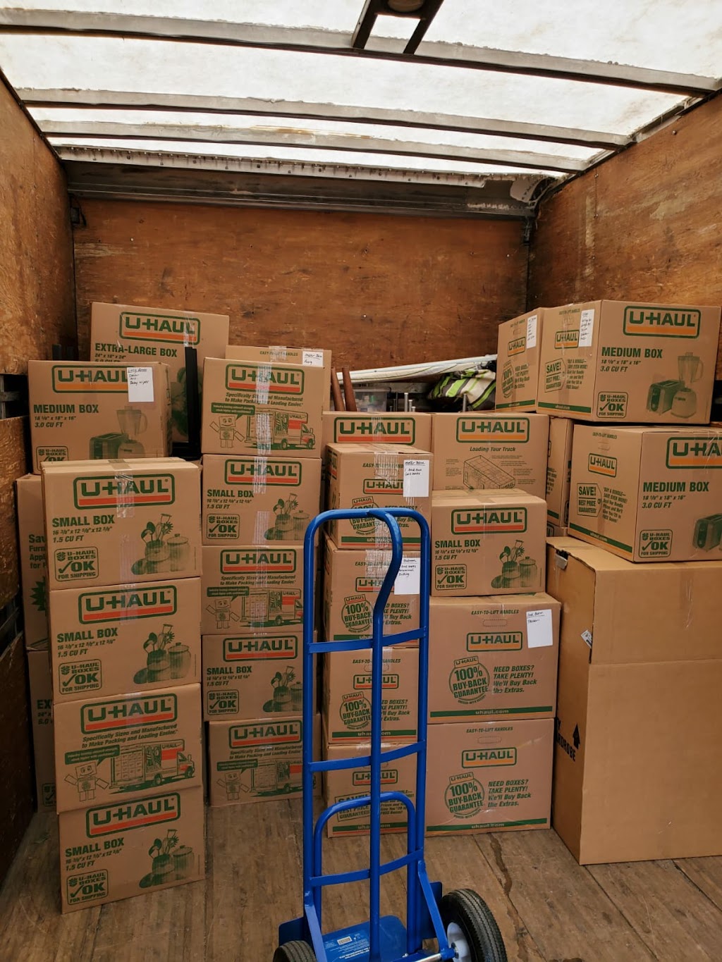 JOLO Professional Movers | 165 Jones Crescent, Red Deer, AB T4P 0M2, Canada | Phone: (587) 377-7212