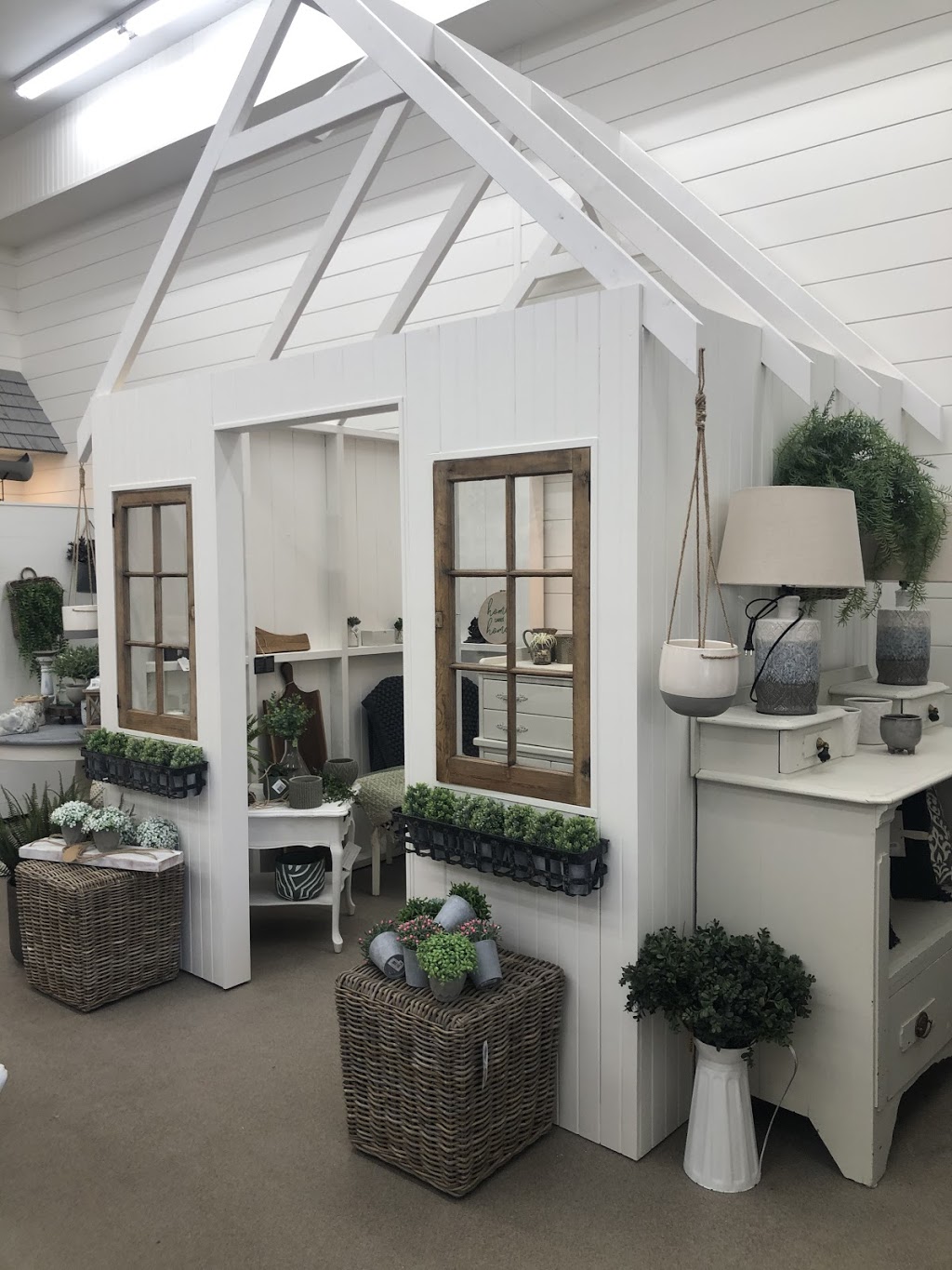 Barn and Bunkie | 41 Lindsay St, Fenelon Falls, ON K0M 1N0, Canada | Phone: (705) 887-0304