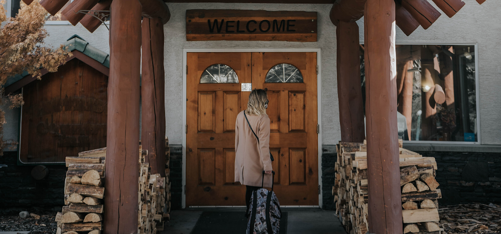 Canmore Rocky Mountain Inn | 1719 Bow Valley Trail, Canmore, AB T1W 1L7, Canada | Phone: (403) 678-5221
