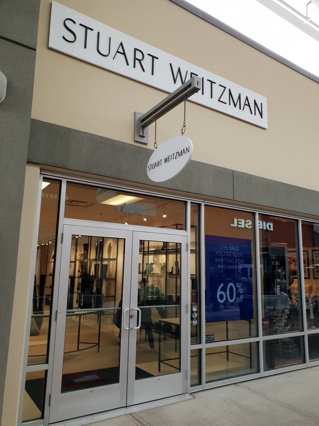Stuart Weitzman – Toronto Premium 