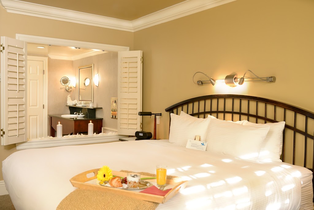 Harbour House Hotel | 85 Melville St, Niagara-on-the-Lake, ON L0S 1J0, Canada | Phone: (905) 468-4683