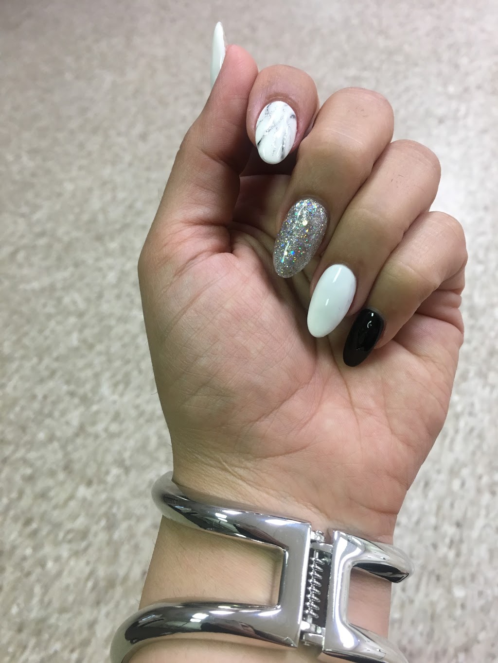 Hollywood Nails & Waxing | 4648 Yonge St, North York, ON M2N 5M1, Canada | Phone: (416) 223-1234