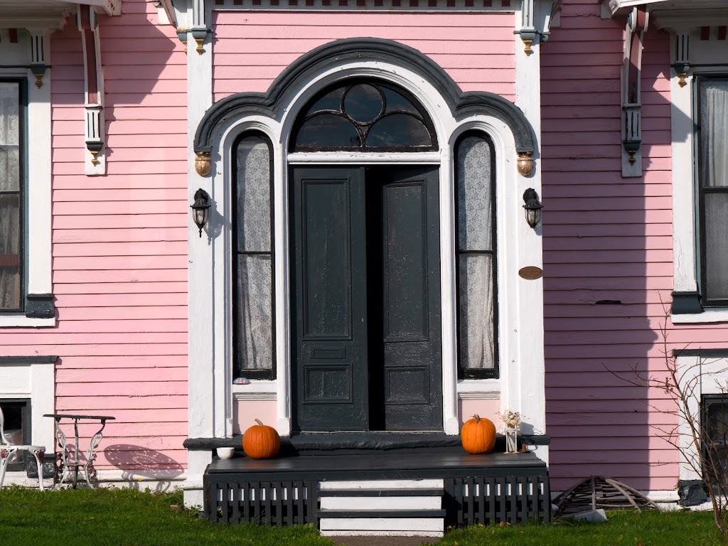 Lunenburg Academy of Music Performance | 97-101 Kaulbach St, Lunenburg, NS B0J 2C0, Canada | Phone: (902) 634-8667